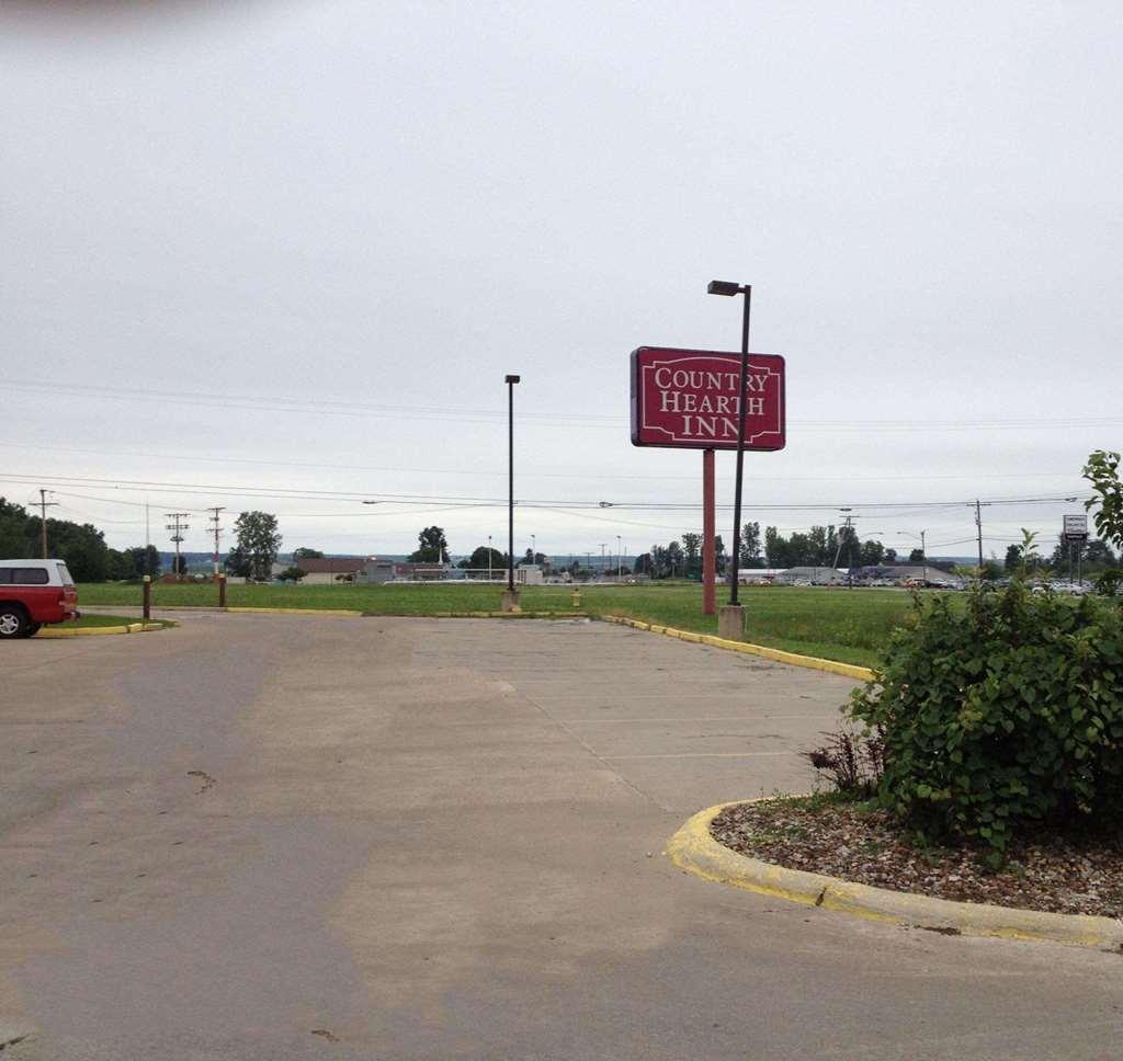 Country Hearth Inn & Suites Willard Exterior photo