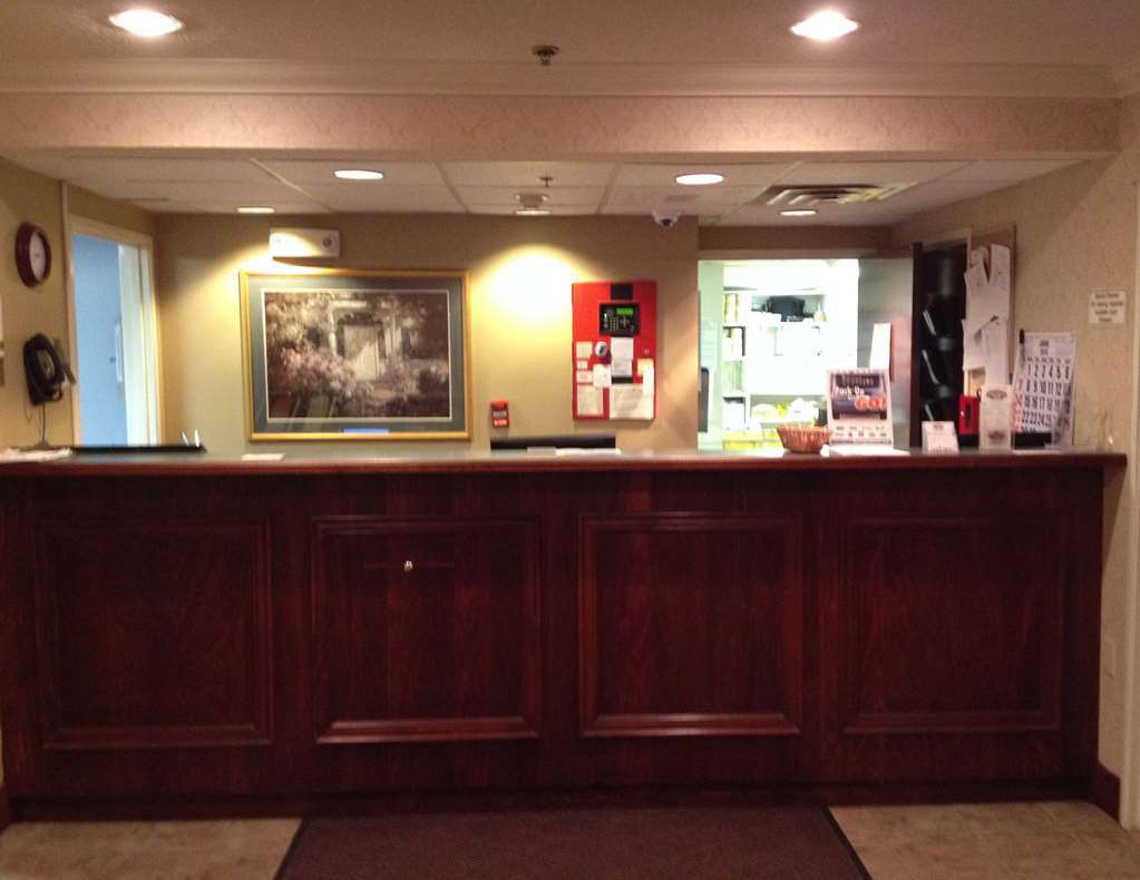 Country Hearth Inn & Suites Willard Interior photo